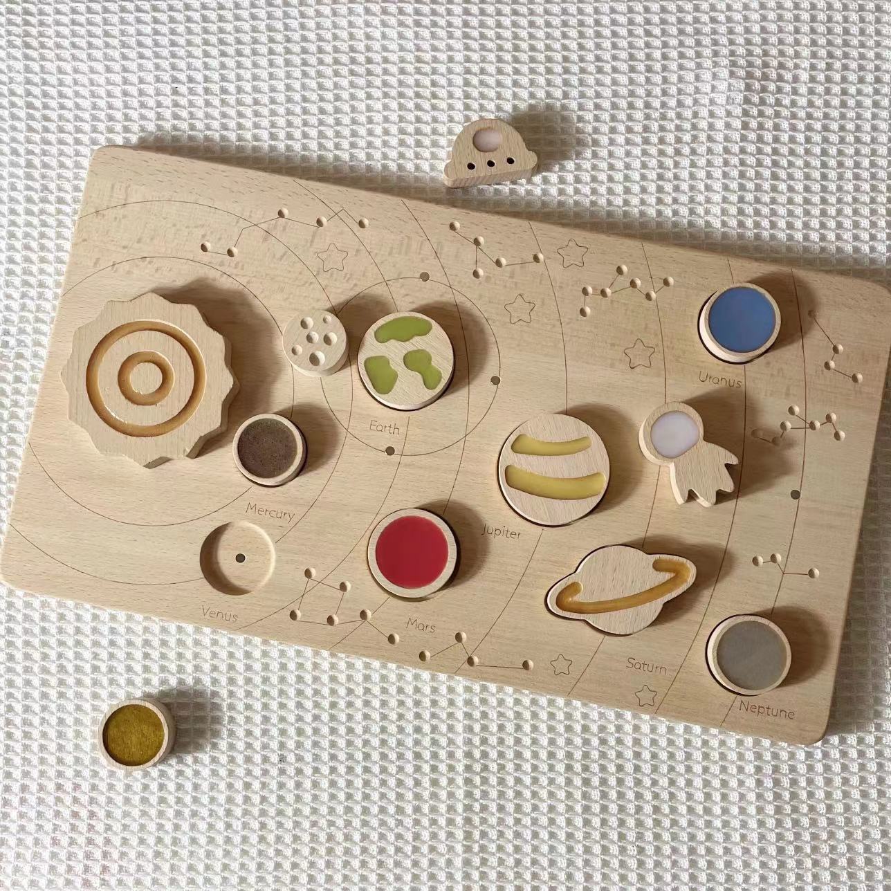 Wooden Magnetic Planetary Disk